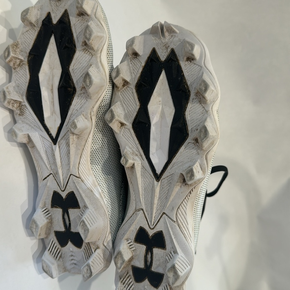 Cleats - Picture 6 of 6